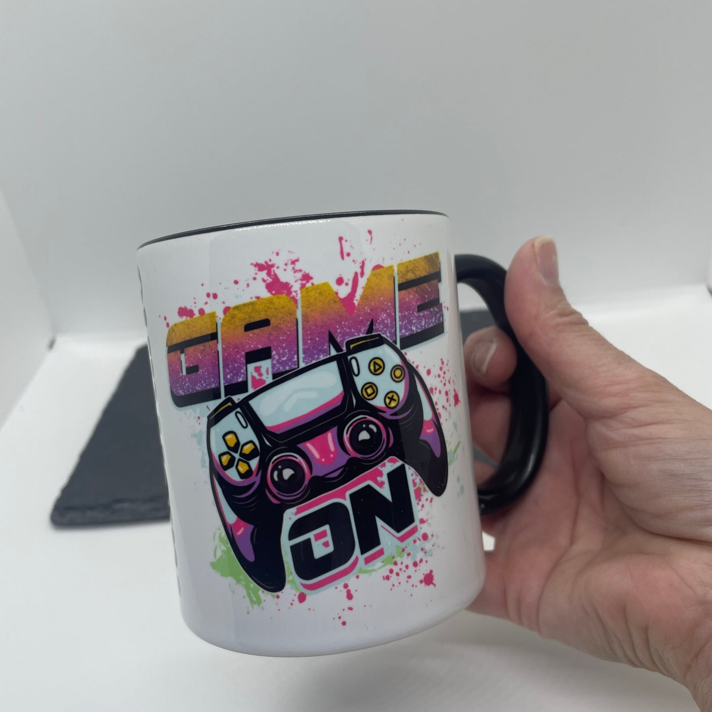 Game On“Gamertasse Namenstasse,Kontroller Motivtasse in 2 Varianten, Geschenk für Kinder und Erwachsene,personalisiert