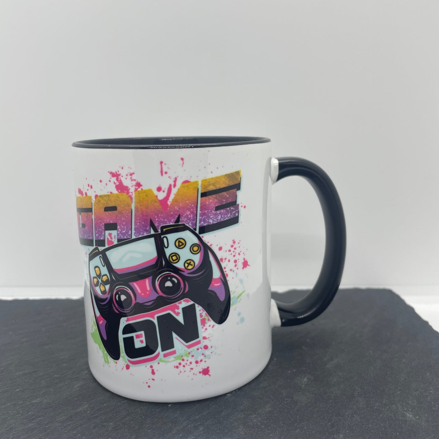 Game On“Gamertasse  Namenstasse,Kontroller Motivtasse in 2 Varianten, Geschenk für Kinder und Erwachsene,personalisiert